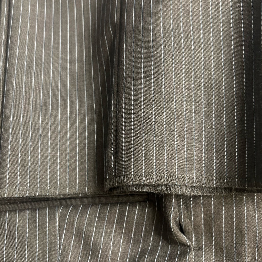 CALVIN KLEIN Men’s 100% Wool Dark Gray Pinstriped Suit🆕 - Picture 5 of 6